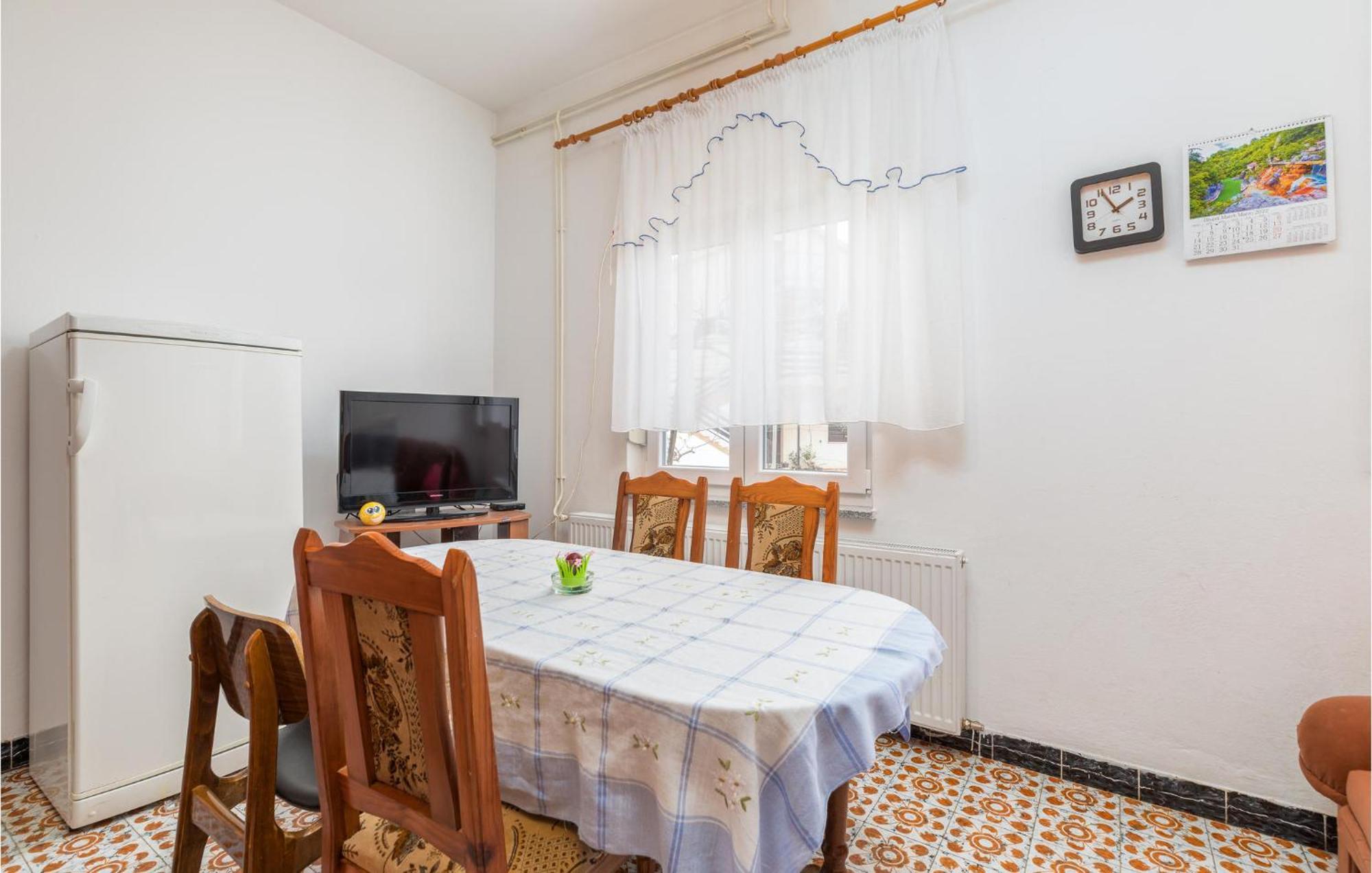 Lovely Apartment In Fazana With Kitchen Extérieur photo