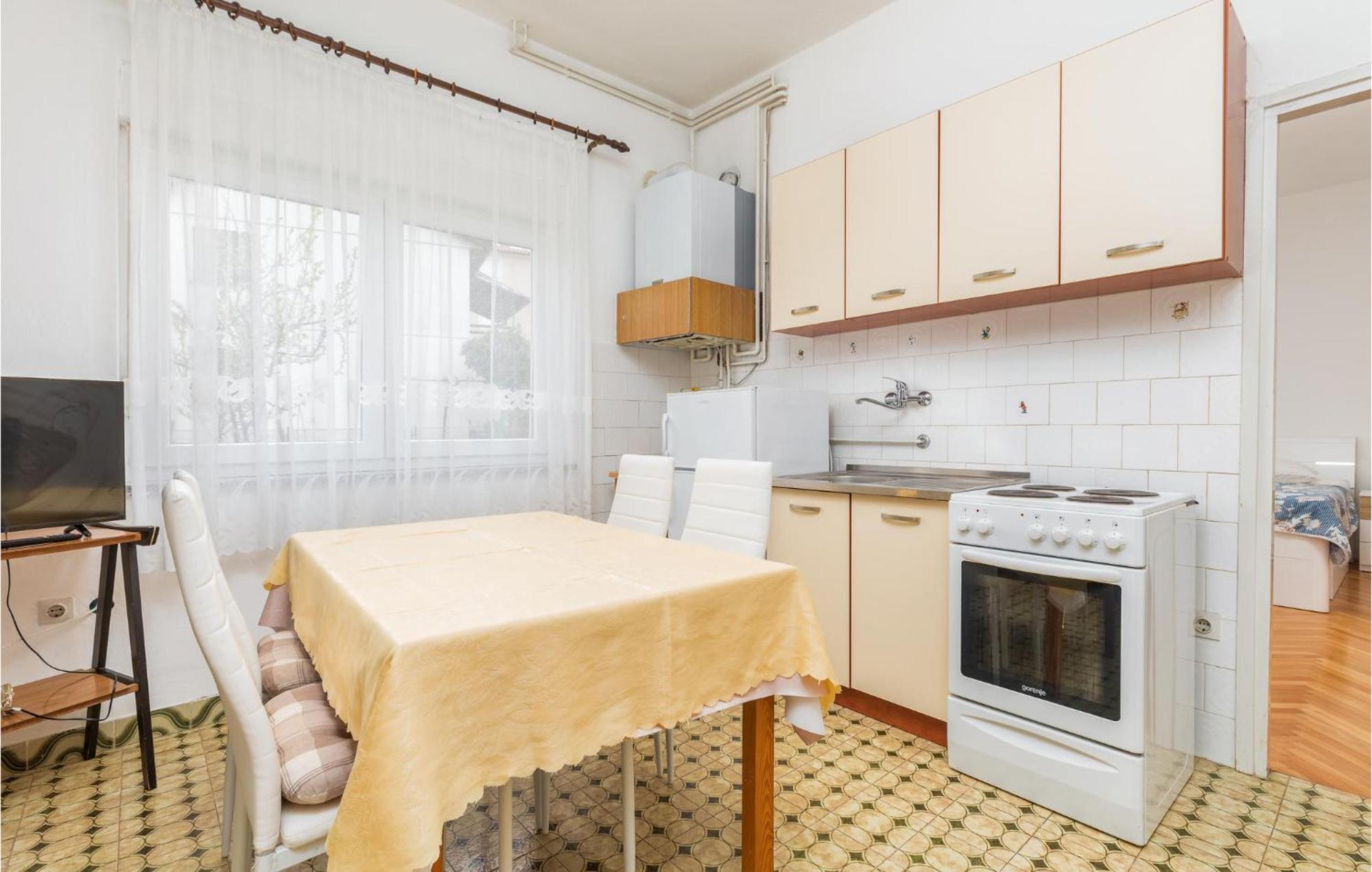 Lovely Apartment In Fazana With Kitchen Extérieur photo