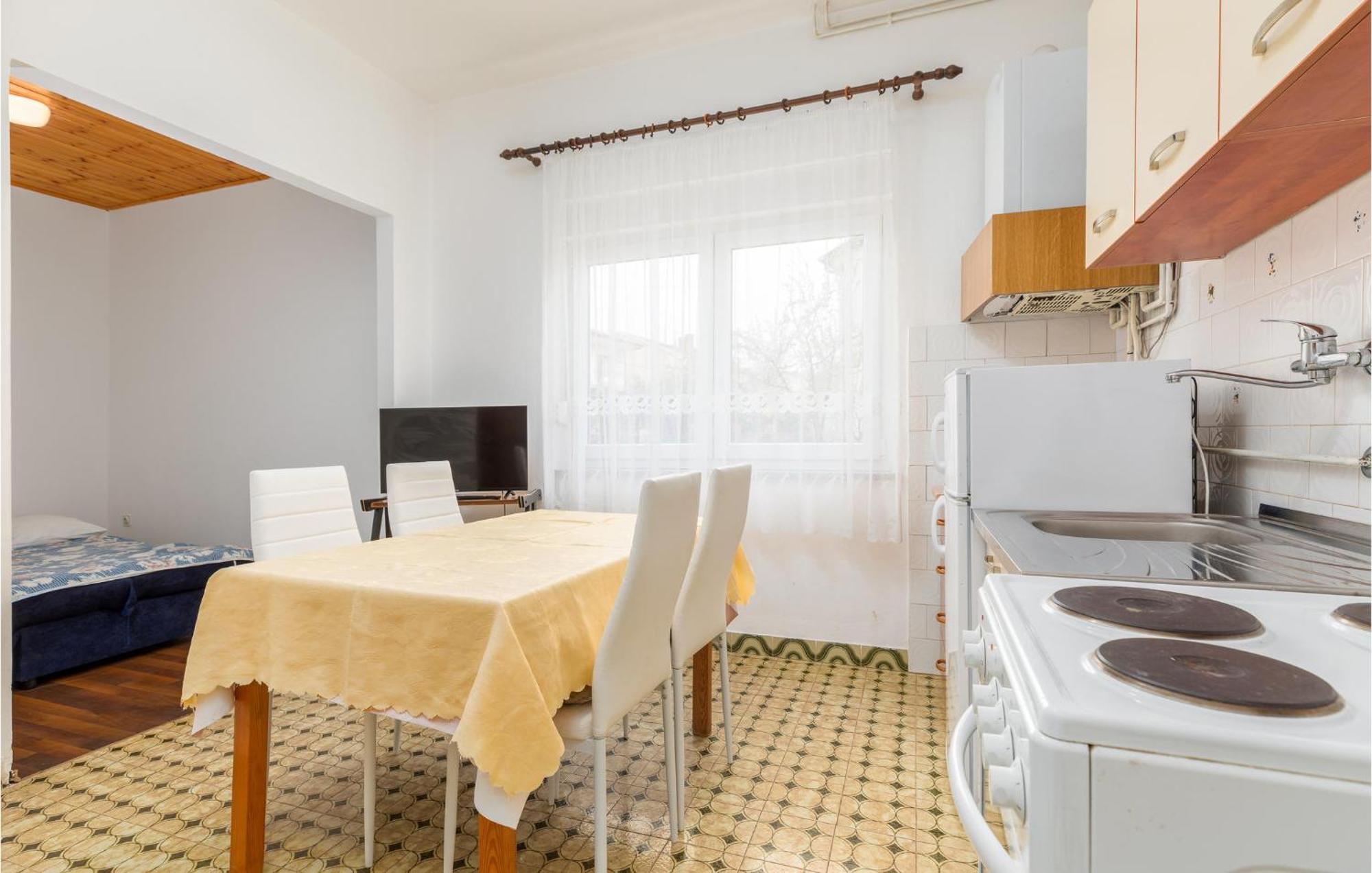 Lovely Apartment In Fazana With Kitchen Extérieur photo